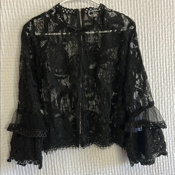 Vivid Elegant Black Lace Top - Picture 1 of 12